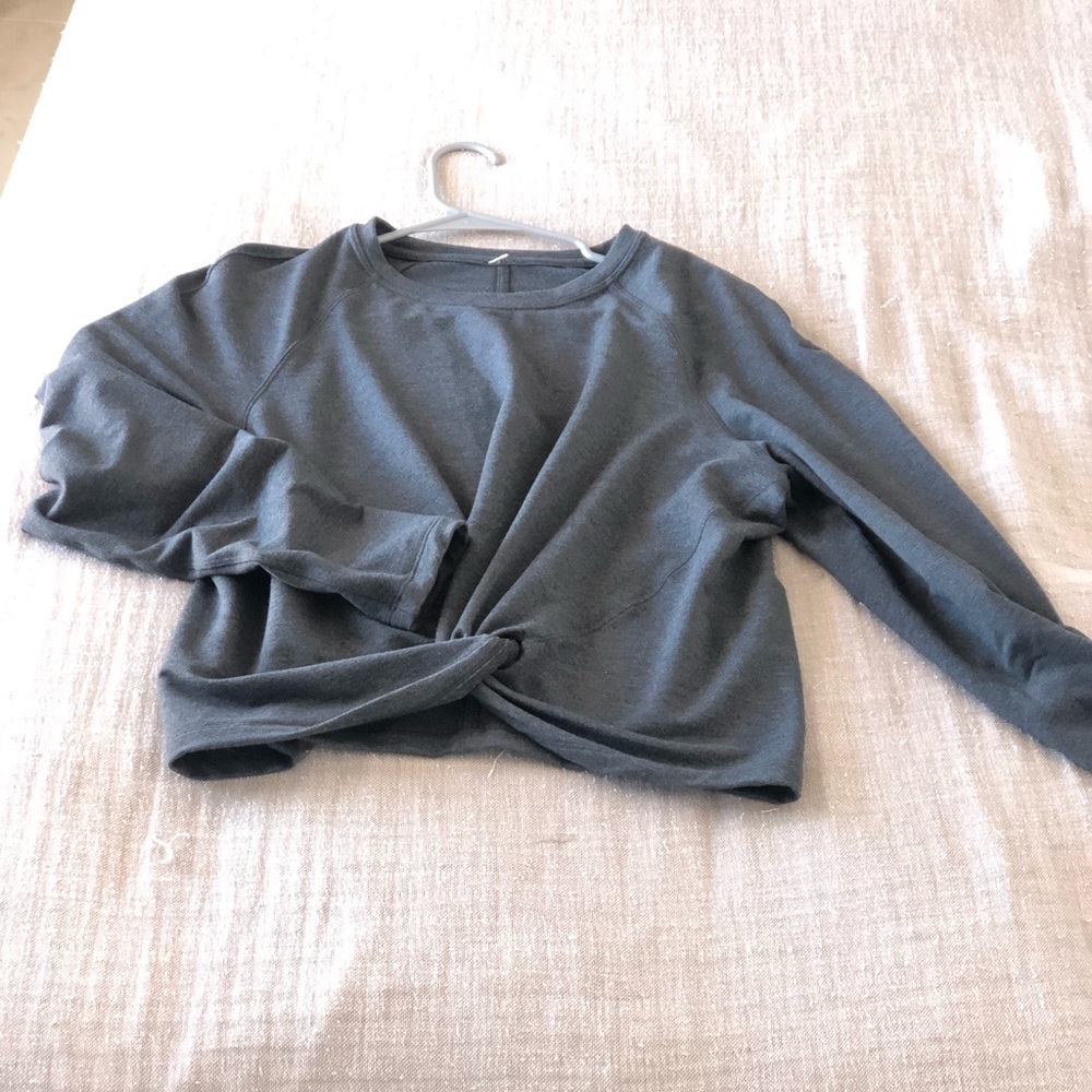 Lululemon tuck and gathered sweater 8